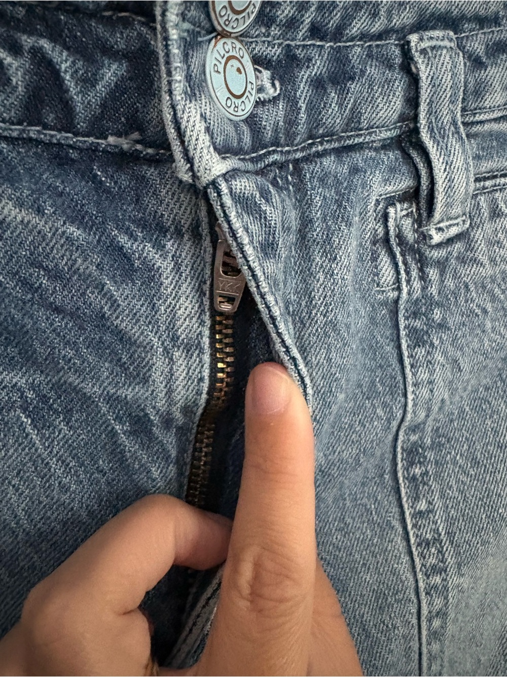 Pilcro The Wanderer Utility Jeans Size 31 Medium Wash Barrel Leg - Picture 6 of 16